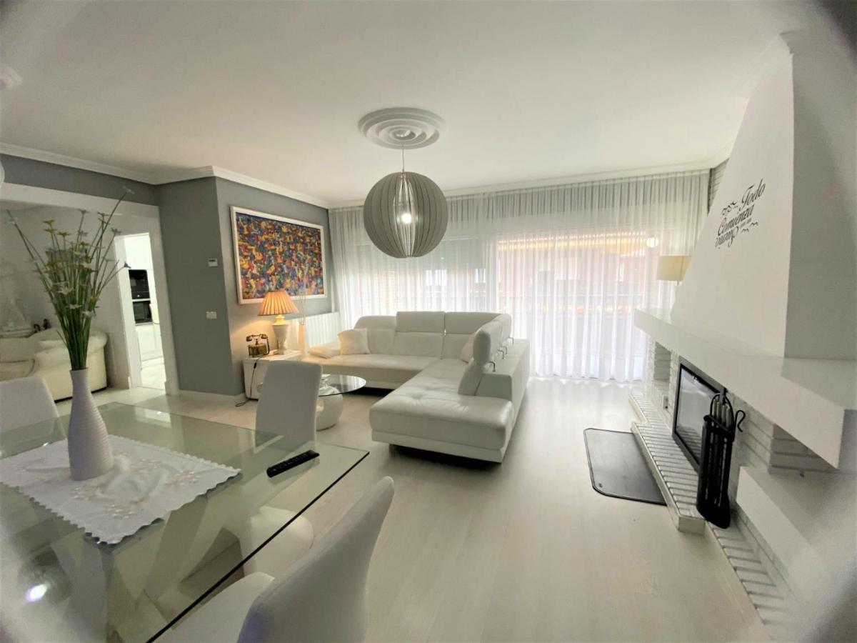 Apartament Atico Lujo Llanes Zewnętrze zdjęcie