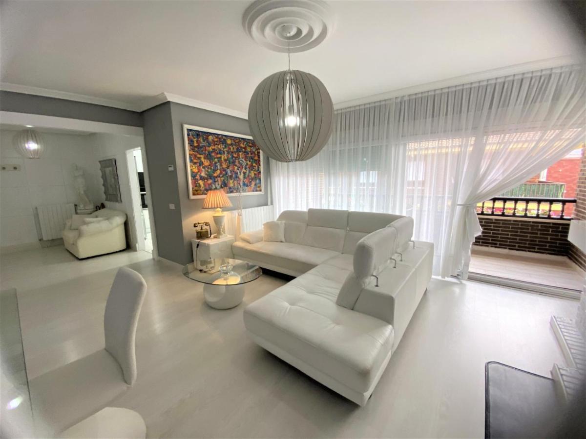 Apartament Atico Lujo Llanes Zewnętrze zdjęcie