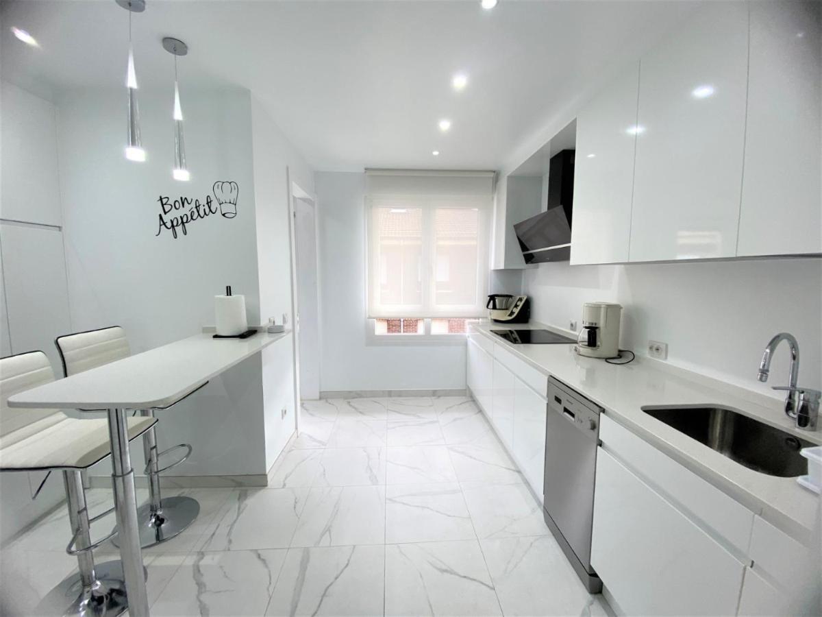 Apartament Atico Lujo Llanes Zewnętrze zdjęcie